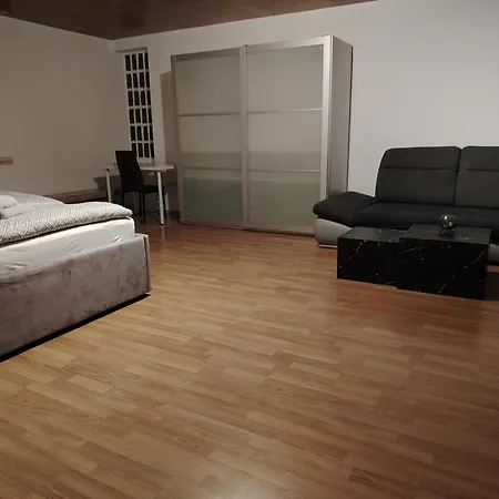 Geraeumige 4 Mit Balkon *