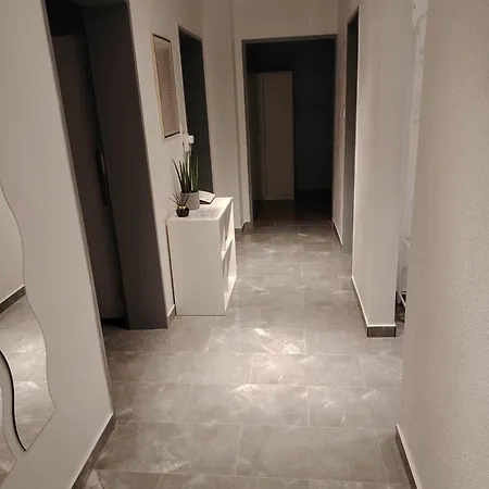 Geraeumige 4 Mit Balkon *