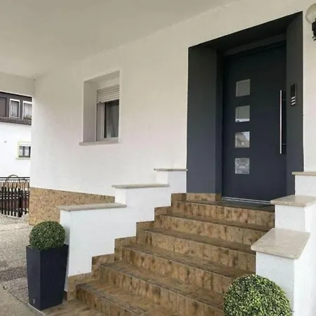Geraeumige 4 Mit Balkon Apartamento Altendorf (Upper Franconia)