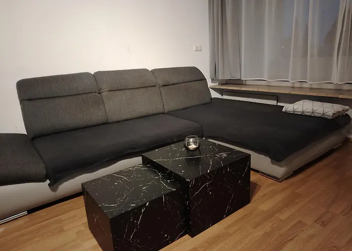 Geraeumige 4 Mit Balkon Lejlighed *