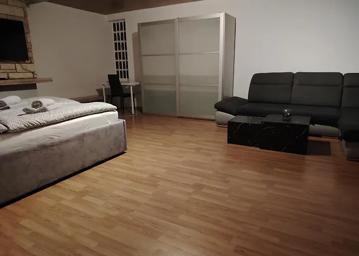 Geraeumige 4 Mit Balkon *